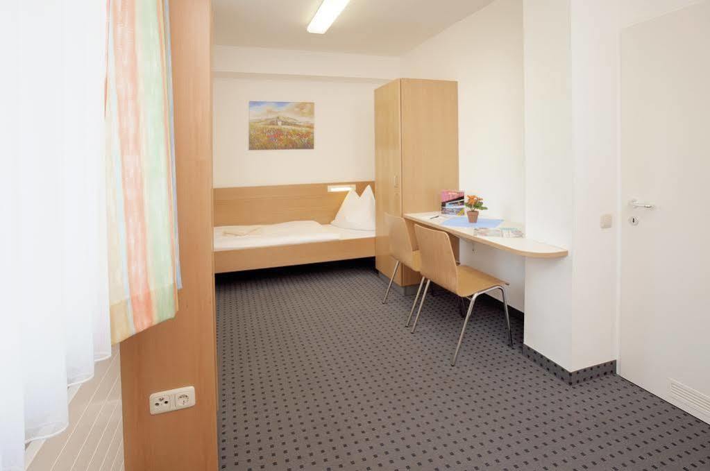 Jugendgaestehaus Линц Екстериор снимка